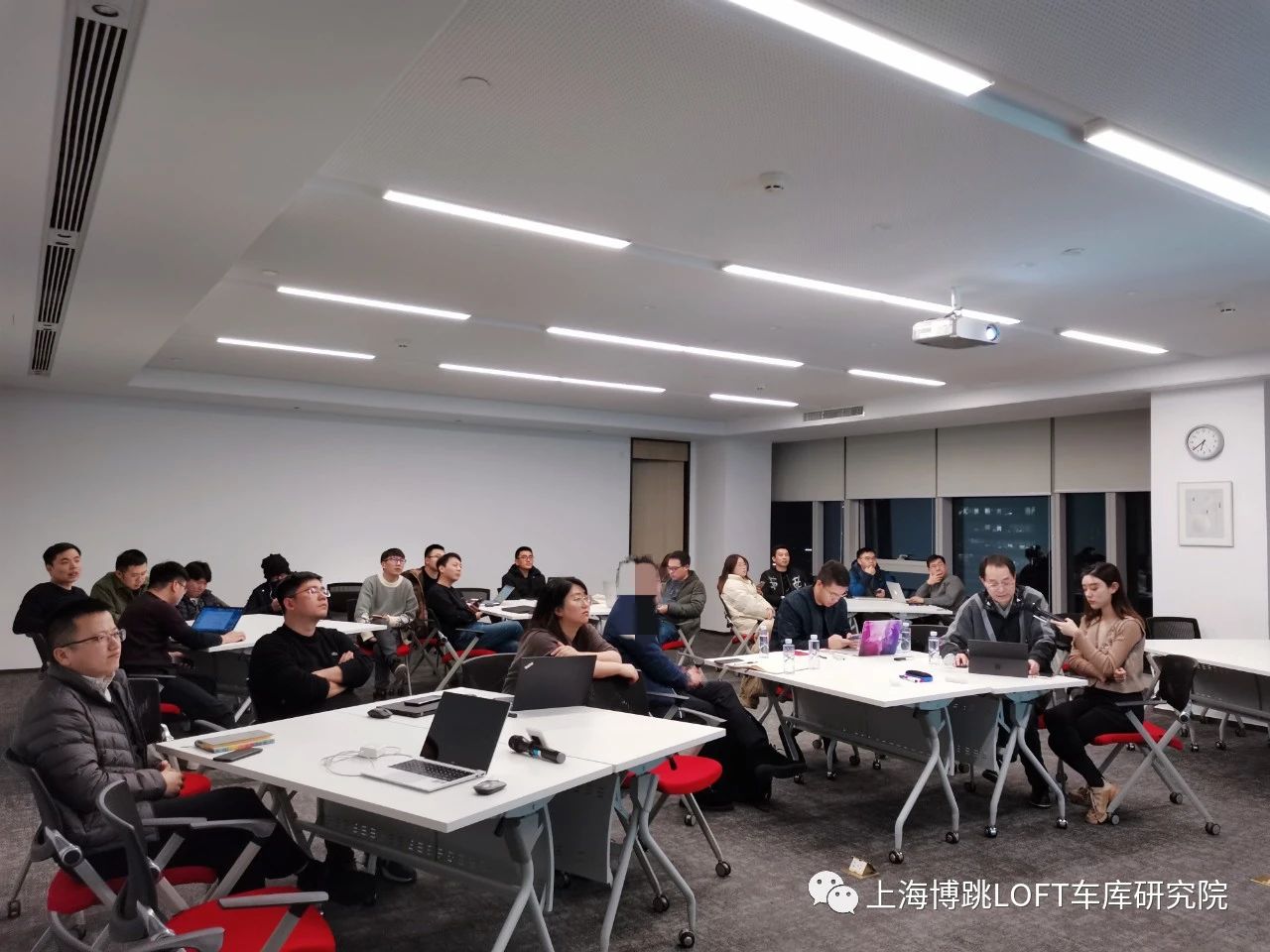 宝山杭州LOFT车库专题会